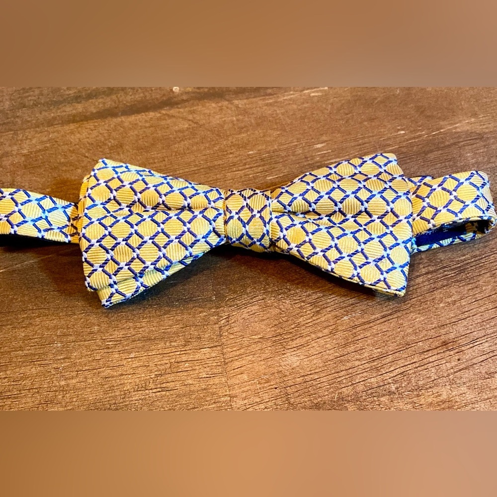 💥Chaps Silk Adjustable Clip Bowtie💥
